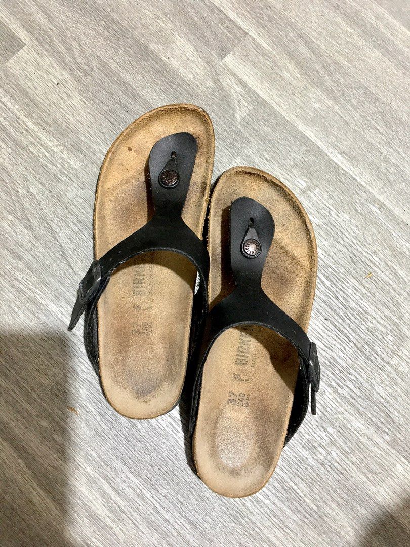 ORIGINAL BIRKENSTOCK (Category: Flats & Sandals) located in Mandaluyong City. Submitted by needs99 (Listing ID 1408304187, Image 1). Description: ₱1,200 Good condition lastprice posted. rfs: mas prefer ko eva.