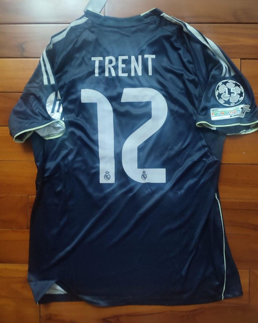 Real Madrid away fans version jersey 25/26+ custom nameset &2 patch (Category: Activewear) located in Singapore. Submitted by sssports (Listing ID 1408492082, Image 1). Description: jersey comes with tagged material:drifit size s m l xl Item send using register mail takes 2-3 working days.