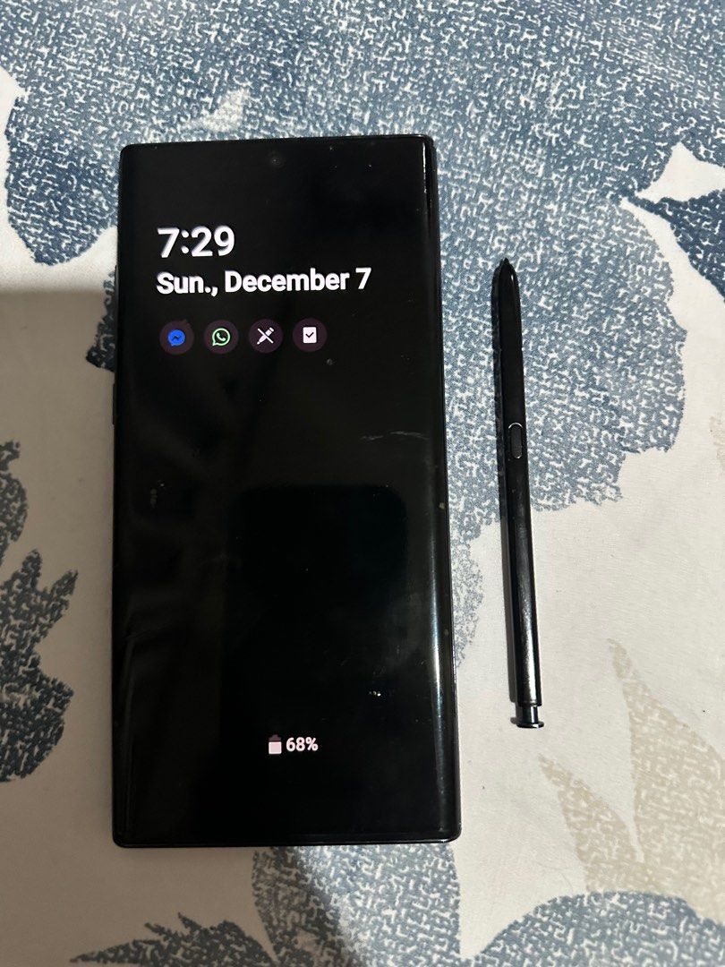 samsung galaxy note 10 plus (Category: Samsung) located in Bacoor. Submitted by gilbertsingsonantonio21 (Listing ID 1408423154, Image 2). Description: The Samsung Galaxy Note 10+ features a large 6.8” Dynamic AMOLED display, Exynos 9825/Snapdragon 855 chip, 12GB RAM, a versatile quad-camera setup (12MP wide, 12MP telephoto, 16MP ultrawide, ToF), and a 4300mAh battery with fast/wireless charging, all housed in a premium glass/aluminum body with an