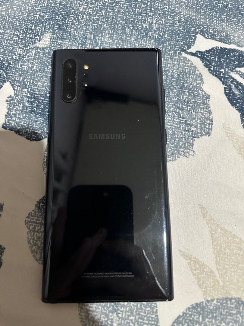 samsung galaxy note 10 plus (Category: Samsung) located in Bacoor. Submitted by gilbertsingsonantonio21 (Listing ID 1408423154, Image 3). Description: The Samsung Galaxy Note 10+ features a large 6.8” Dynamic AMOLED display, Exynos 9825/Snapdragon 855 chip, 12GB RAM, a versatile quad-camera setup (12MP wide, 12MP telephoto, 16MP ultrawide, ToF), and a 4300mAh battery with fast/wireless charging, all housed in a premium glass/aluminum body with an