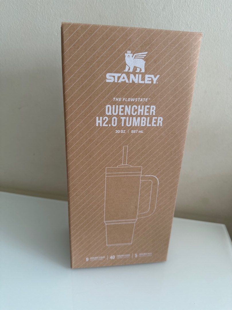 Stanley Flowstate Quencher H2.0 Tumbler 30oz (Category: Water Bottles & Tumblers) located in Singapore. Submitted by cutie_pie_collection (Listing ID 1408333841, Image 1). Description: .