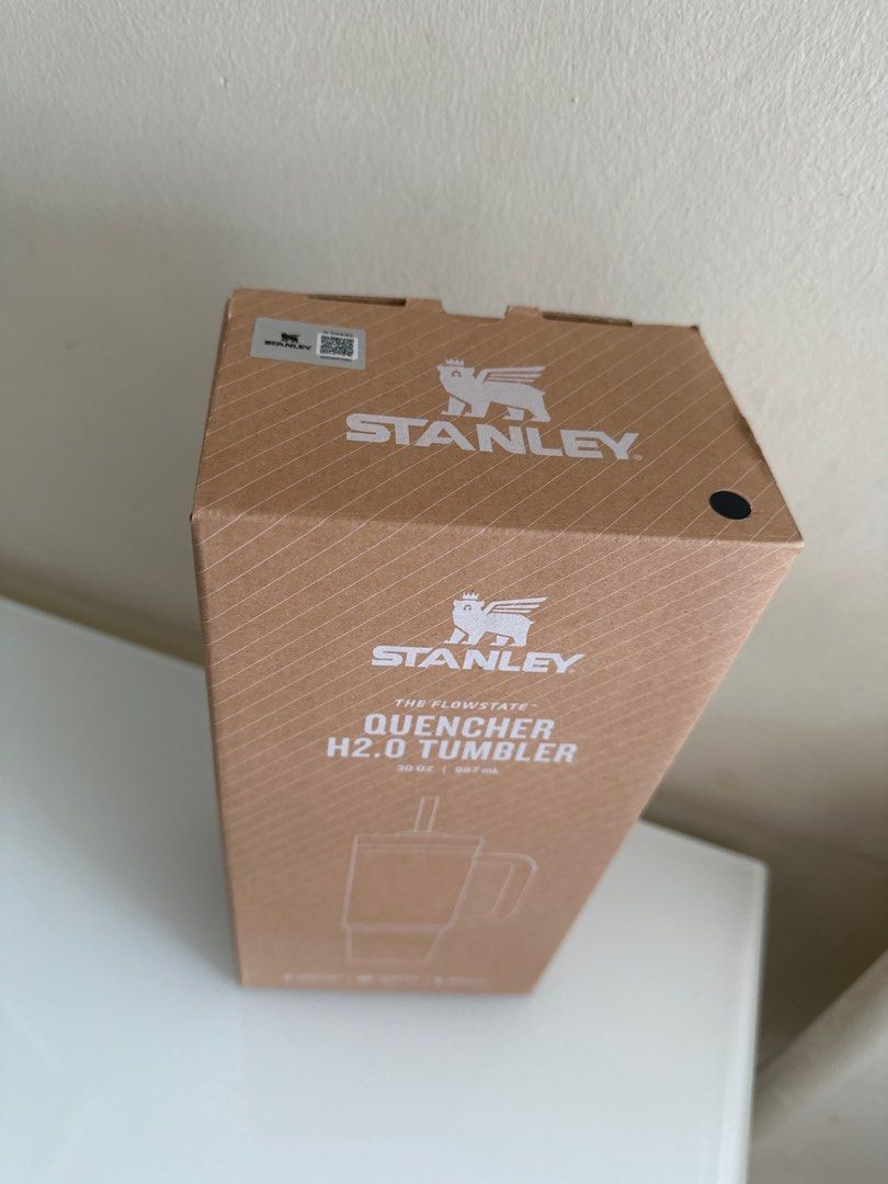 Stanley Flowstate Quencher H2.0 Tumbler 30oz (Category: Water Bottles & Tumblers) located in Singapore. Submitted by cutie_pie_collection (Listing ID 1408333841, Image 2). Description: .