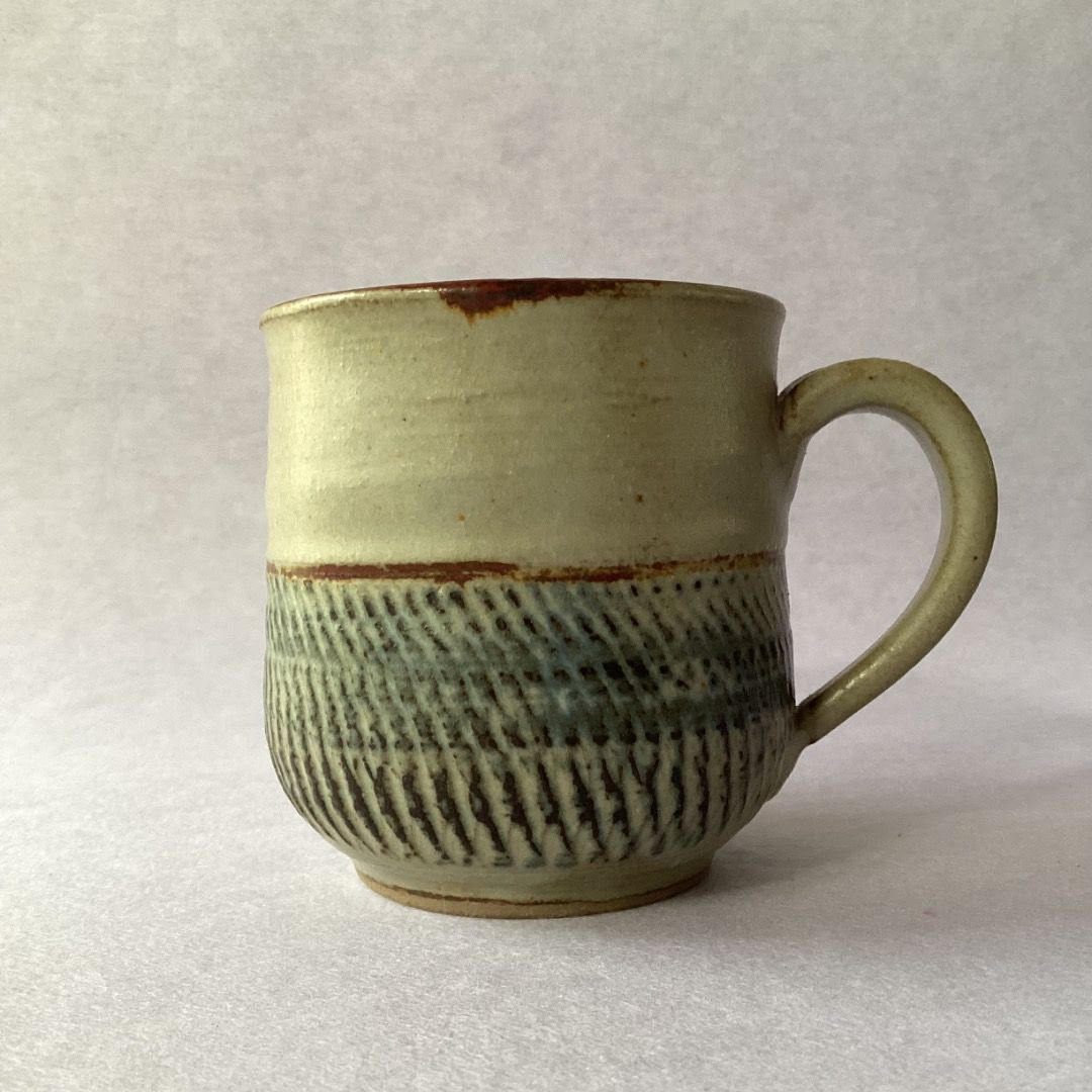 Stoneware Mug (Category: Coffee & Tea Tableware) located in Davao. Submitted by eclectic1925 (Listing ID 1408333027, Image 1). Description: Php250 Stoneware Mug H: 3.2 inches L: 4 inches Please REVIEW PHOTOS First to pay.