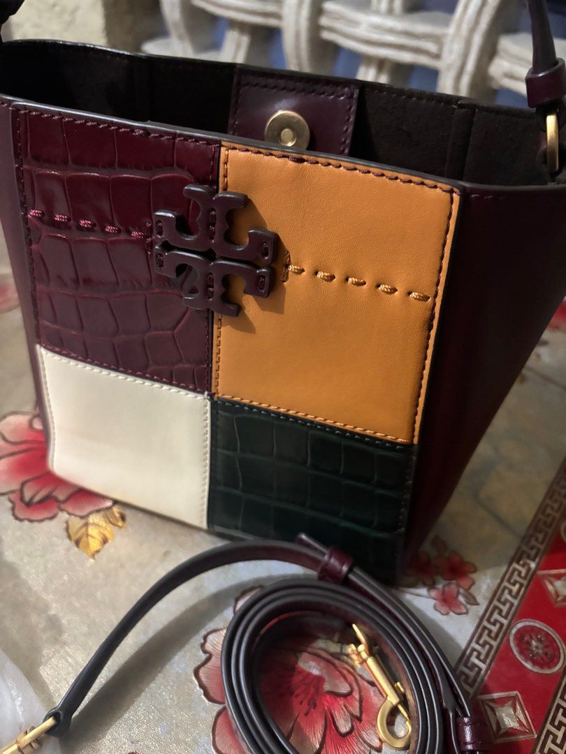 Tory Burch Small McGraw Color-block Bucket Bag (Category: Luxury Bags & Wallets) located in Meycauayan. Submitted by maxsshopzter (Listing ID 1408413236, Image 2). Description: .