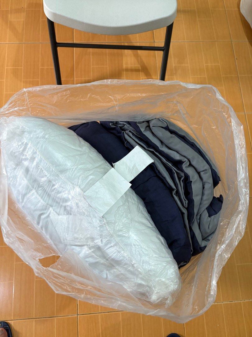 Valley Forge Fabrics Bed in a Bag - 6pc Set - Full XL (Category: Bedding & Towels) located in Quezon City. Submitted by helloqicks (Listing ID 1408375258, Image 3). Description: 🔘 VALLEY FORGE FABRICS BED IN A BAG FULL XL - 6 PIECE SET🔘 ➖FULL XL 54” x 80” ➖ 1 comforter - navy ➖ 1 thick blanket - beige ➖ 1 blanket - white ➖ 1 bed sheet - white ➖ 2 pillows - white ➖ 2 pillow case - white ➖Brandnew, from US 🏷️ Selling for 2,000 - slight nego 🔴 S