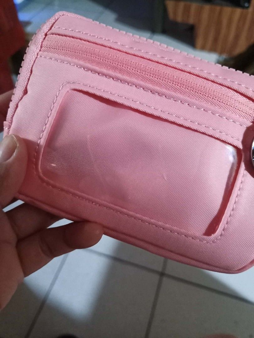 Wrist wallet (Category: Purses & Pouches) located in Pasig City. Submitted by jessentials (Listing ID 1408336212, Image 1). Description: .