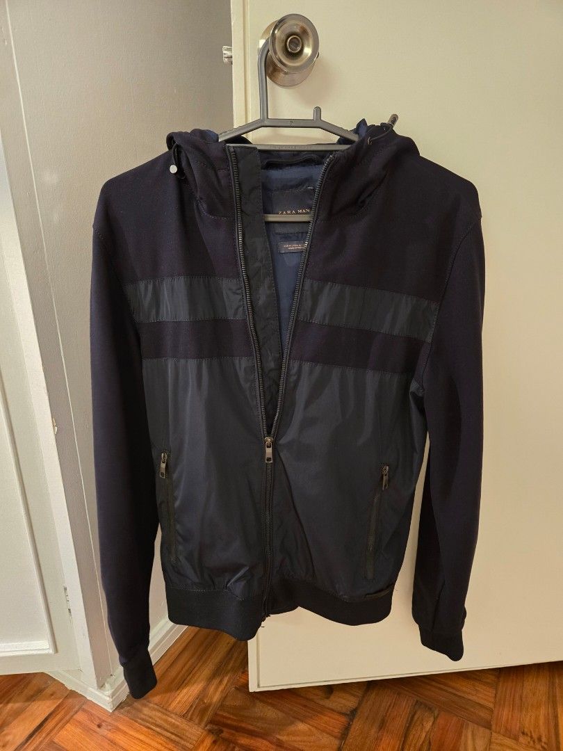 Zara Mens Jacket Hoodie Bomber (Category: Coats, Jackets and Outerwear) located in Makati City. Submitted by cmiguel1234 (Listing ID 1408313474, Image 1). Description: Zara Mens Hooded Jacket Good as new With water proof zippered pockets Size Medium .
