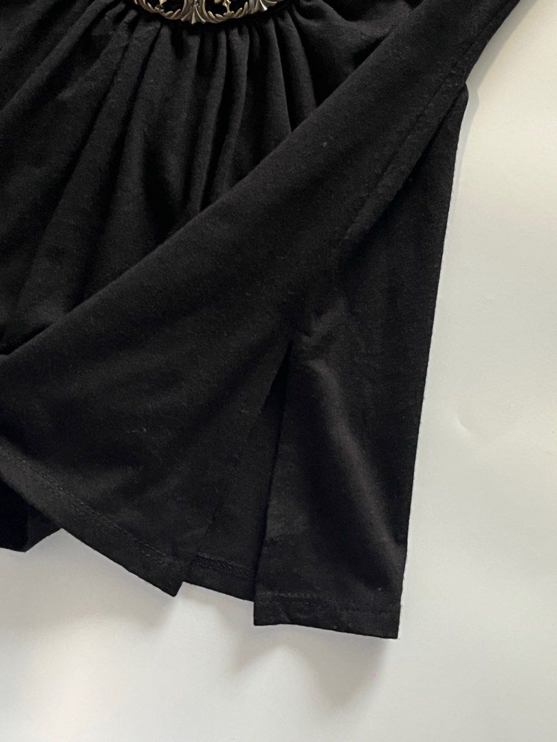 2000’s Caché Medallion Top (Category: Others Tops) located in Cebu City. Submitted by ariesharra (Listing ID 1408609410, Image 3). Description: size medium bust 32-37 10/10 fabric condition (stretchy) .