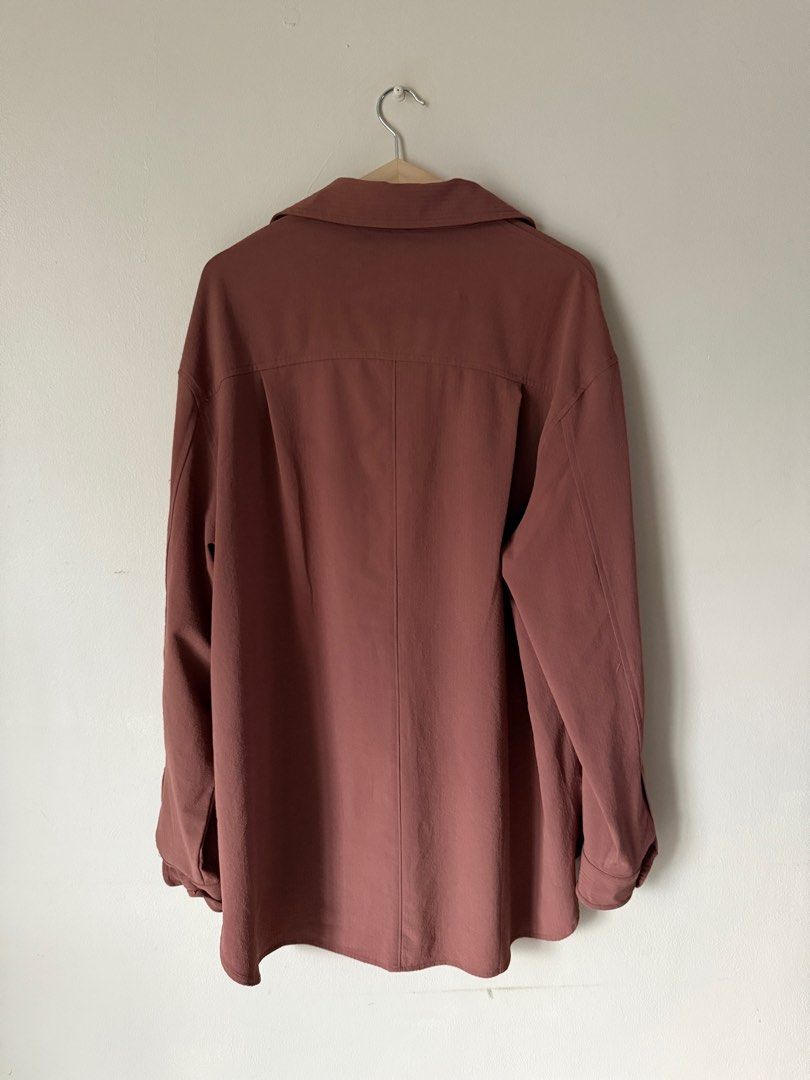 Alo yoga DREAMSCAPE BUTTON DOWN LONG SLEEVE Chestnut / S (Category: Activewear) located in Marikina City. Submitted by vintagebackyard (Listing ID 1408612656, Image 3). Description: .