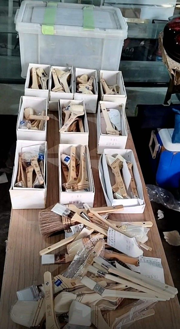 Assorted Paint Brushes (Category: Craft Supplies & Tools) located in Bulacan. Submitted by ourdailyfinds (Listing ID 1408548680, Image 1). Description: Collection of various paint brushes, including angled and flat brushes. Some brushes are still in their original packaging. The set includes a variety of sizes and styles, suitable for different painting tasks. The brushes are stored in boxes..
