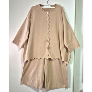 (Category: ) located in . Submitted by hannaboutique (Listing ID 1408621910, Image 1). Description: .