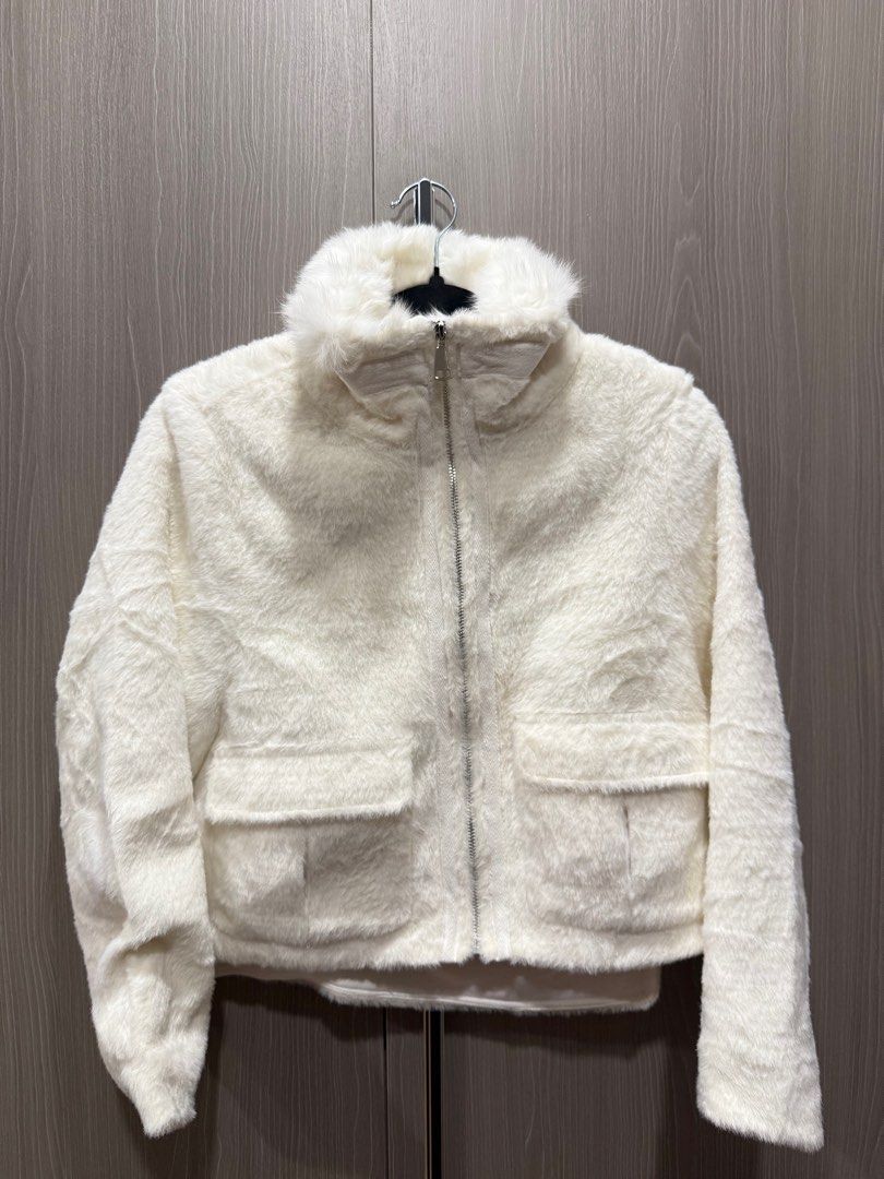 Cefang HQ Fur Jacket for Winter (Category: Coats, Jackets and Outerwear) located in General Santos City (Dadiangas). Submitted by prelovedbyshash (Listing ID 1408668752, Image 1). Description: Bought in China Fits small-medium.