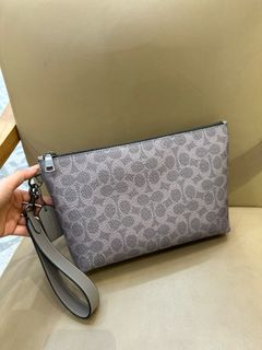 (Category: ) located in . Submitted by fascinating.bag.mall (Listing ID 1408664516, Image 1). Description: .