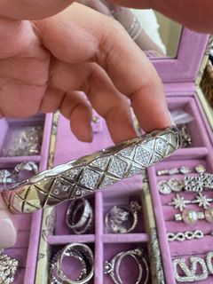 (Category: ) located in . Submitted by indulgelover (Listing ID 1408570992, Image 1). Description: .