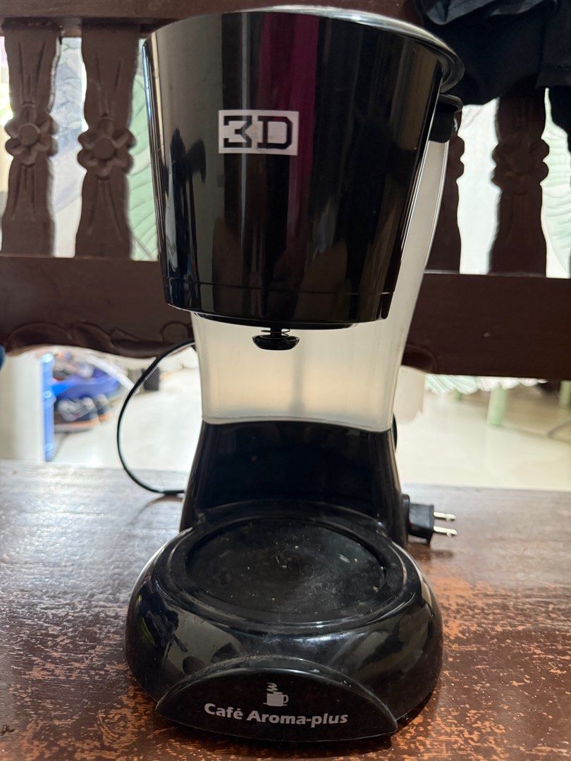 Coffee Maker with Filter (Category: Coffee Machines & Makers) located in Manila. Submitted by adriatico-1128 (Listing ID 1408509380, Image 2). Description: Issue: Wala lang yung jar nya. Buy nalsng sa shoppee mura lang. not using anymore may bagong machine na. .