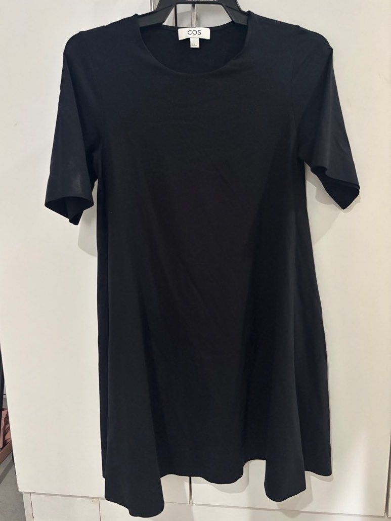 COS MINI TSHIRT DRESS (Category: Dresses) located in Antipolo. Submitted by mdmeanders (Listing ID 1379376859, Image 3). Description: .