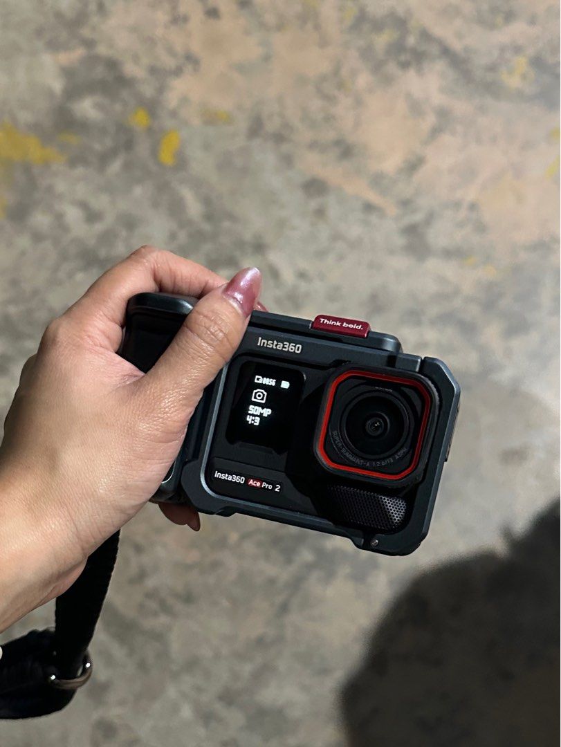 Insta360 Ace Pro 2 Xplorer Grip Kit (Category: Cameras) located in Manila. Submitted by thebeloved82917 (Listing ID 1408512928, Image 2). Description: - Enhance your camera for street photography and travel. - Features an ergonomic design for a comfortable grip. - Compatible with Insta360 Ace Pro 2 and Insta360 Ace. .