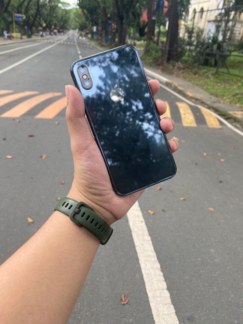Iphone x 64gb (Category: iPhone X Series) located in San Rafael. Submitted by kuyabribri (Listing ID 1408618366, Image 2). Description: Iphone X - 64gb - No dents halos - Original - No trutone - 100% Battery health (Original batt) - Apple id open - sim okay Qc loc (price slightly nego) .