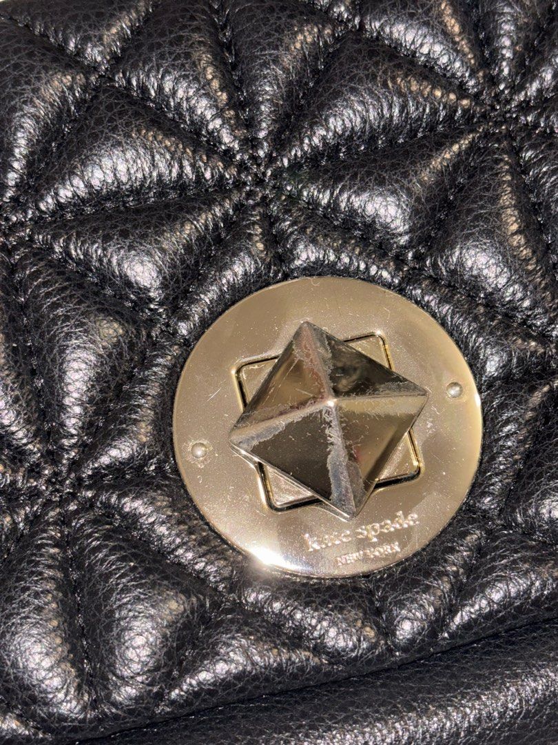 Kate Spade Black Crossbody Bag (Category: Luxury Bags & Wallets) located in Paranaque City. Submitted by izzysus (Listing ID 1408622757, Image 3). Description: - 9/10 condi. no leather peeling. just has faint scratches sa metal part as seen in the picture - 100% authentic - negotiable if sure buyer!! mop: gcash/paymaya.
