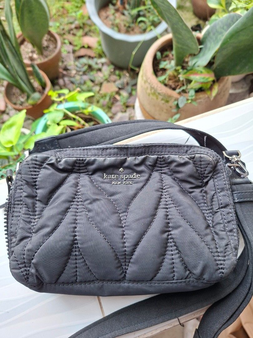 Kate spade ellie double zip camera bag (Category: Luxury Bags & Wallets) located in Santa Maria. Submitted by mikavillaflor4 (Listing ID 1408561808, Image 1). Description: in good condition camera bag quilted bag details posted.