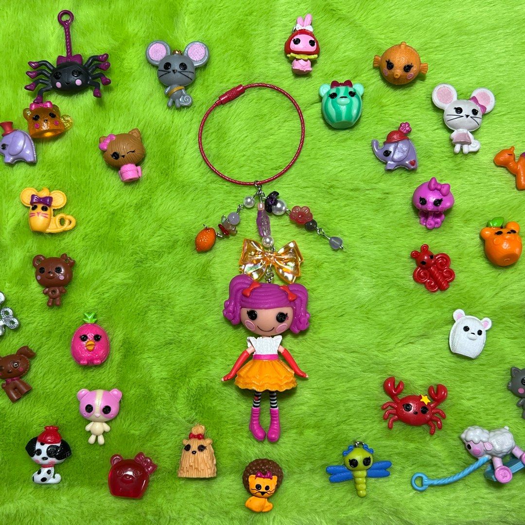 Lalaloopsy Mini Keychain | Peanut Big Top (Category: Character Goods) located in Binan City. Submitted by reveround (Listing ID 1408608926, Image 1). Description: discount if getting 3+ lalaloopsy keychain. view my profile to see more LALALOOPSY ACCESSORIES IN THE BACKGROUND ARE NOT FOR SALE loc: Biñan MOP: gcash, maya, bpi MOD: jnt, lbc, sdd (book your own) .