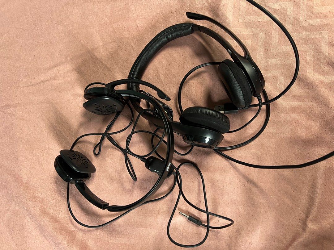 Logitech Noise Cancelling Headphone with microphone (Category: Headphones & Headsets) located in Naga. Submitted by mmitchsilvestre (Listing ID 1408664752, Image 2). Description: Take both for only 1800.