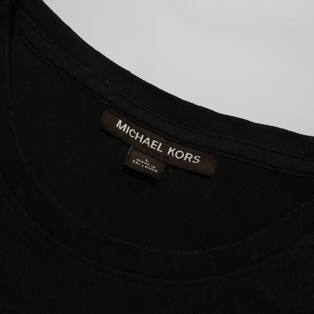 MICHAEL KORS tshirt (Category: Luxury Apparel) located in Bacolod City. Submitted by bt_ph (Listing ID 1408508055, Image 3). Description: AUTHENTIC SIZE: L BUT FITS MEDIUM DIMENSIONS: 20.5 X 28.