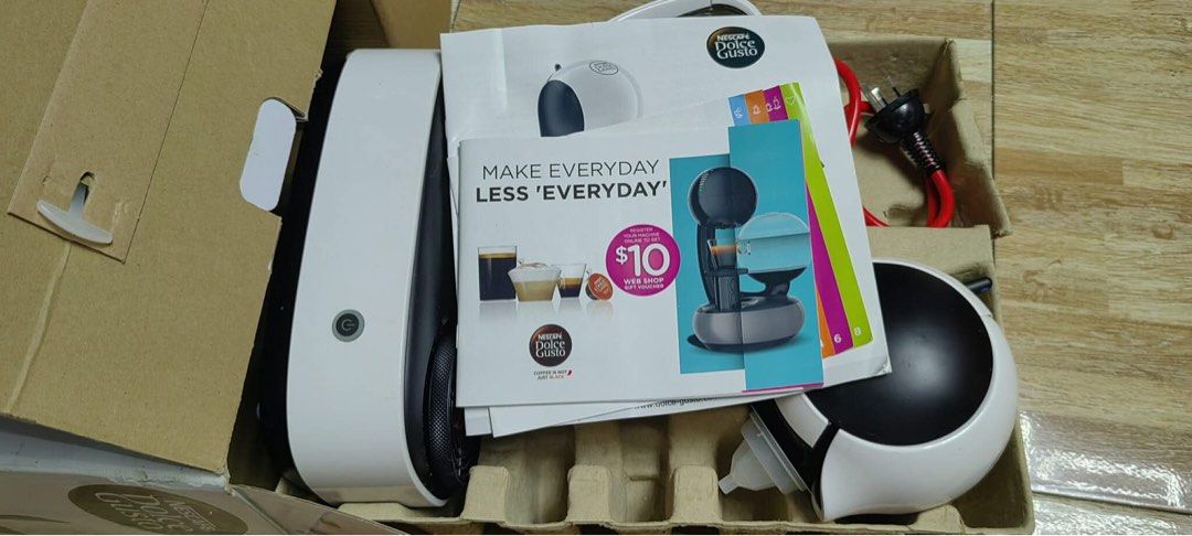 Nescafe Dolce Gusto Infinissima Coffee Machine (Category: Coffee Machines & Makers) located in Taytay. Submitted by mikz_1303 (Listing ID 1408637751, Image 2). Description: Nescafe Dolce Gusto Infinissima by Breville Almost New 220v Complete 15bars max 1.2L Pick up in Taytay 3800.