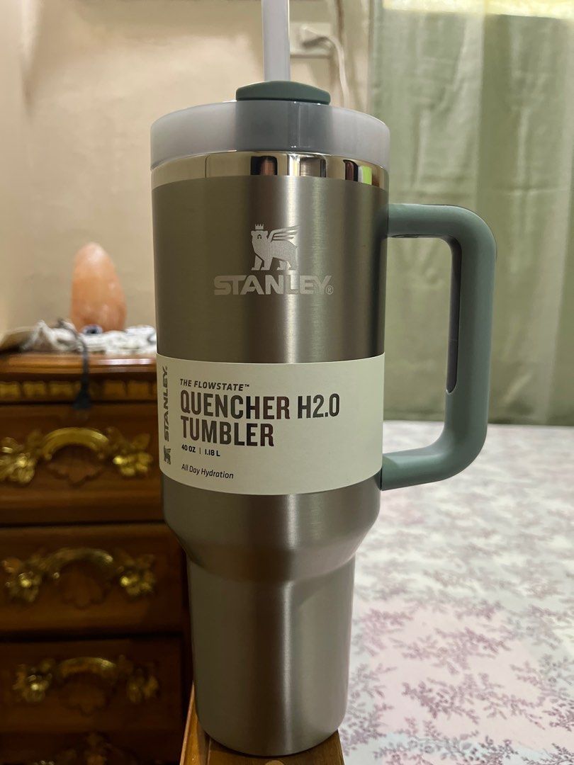 New Stanley The Flow State: Quencher H2.0 Tumbler 40 OZ (Category: Water Bottles & Tumblers) located in Manila. Submitted by rayedlcrz (Listing ID 1408518644, Image 1). Description: New arrival from USA .