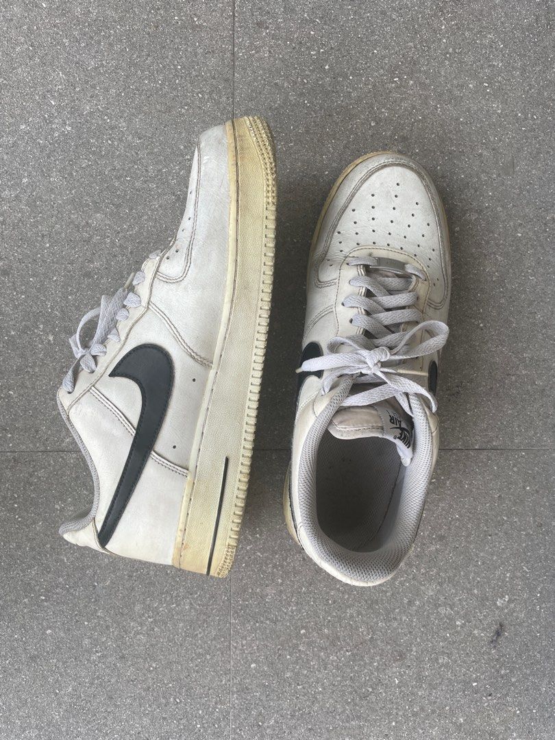 Nike Air Force 1 Low White (black swoosh) (Category: Sneakers) located in Quezon City. Submitted by xizoct (Listing ID 1408509735, Image 3). Description: authentic needs cleaning.