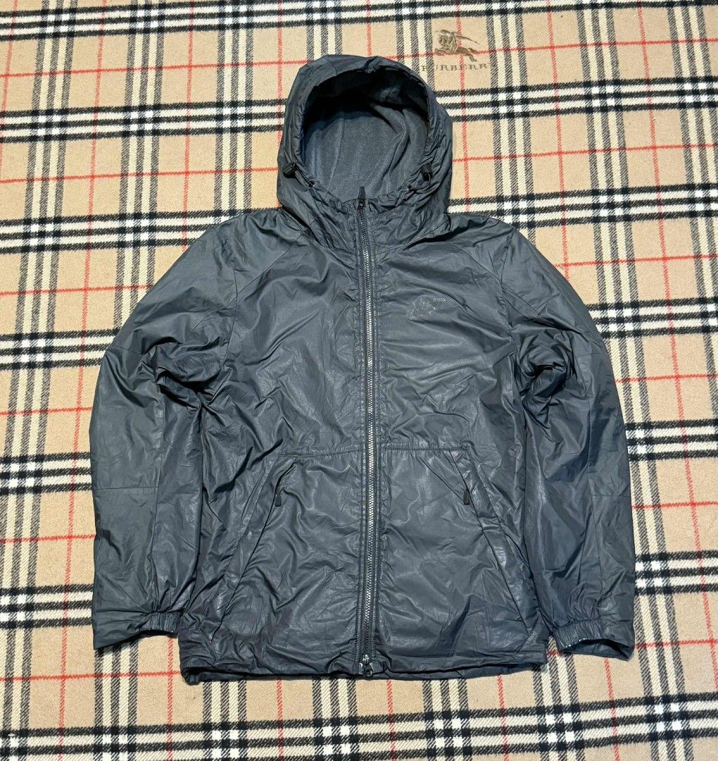 Nike Puffer Jacket (Category: Activewear) located in Cavite. Submitted by markjoseph24866 (Listing ID 1408595492, Image 1). Description: .