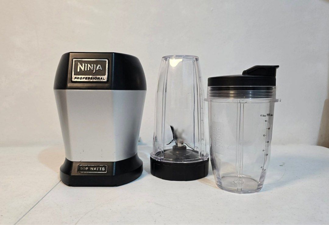 Ninja Professional Nutri Ninja Pro Blender (Category: Juicers, Blenders & Grinders) located in Taytay. Submitted by mikz_1303 (Listing ID 1408636403, Image 2). Description: Nutri Ninja 900 Watts Pro Blender 220V Australian mall pull out Used 220V Inclusion 1 blade 1 lid 2 bottle No issue 5k.