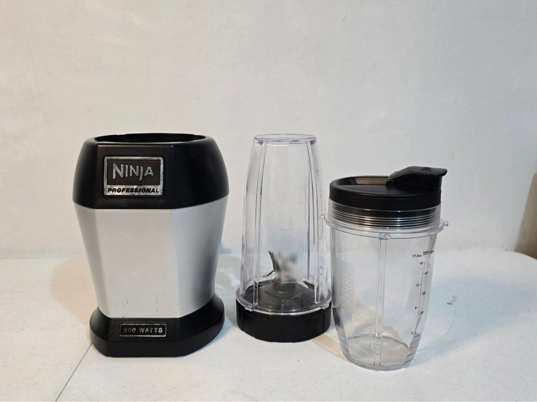 Ninja Professional Nutri Ninja Pro Blender (Category: Juicers, Blenders & Grinders) located in Taytay. Submitted by mikz_1303 (Listing ID 1408636403, Image 3). Description: Nutri Ninja 900 Watts Pro Blender 220V Australian mall pull out Used 220V Inclusion 1 blade 1 lid 2 bottle No issue 5k.