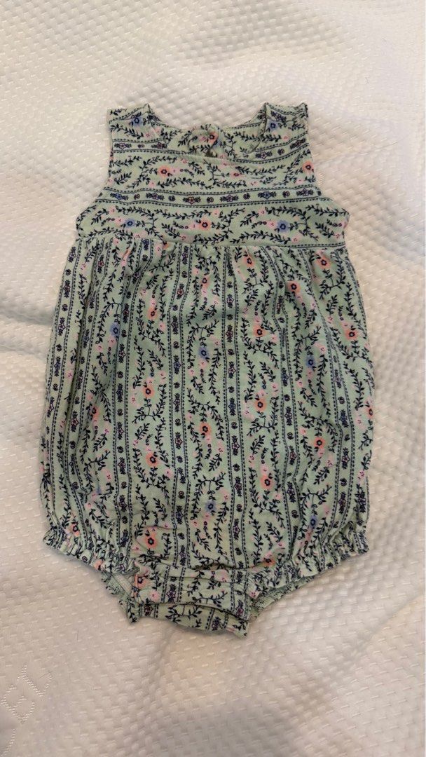 Old Navy Baby Romper 12-18M (Category: Babies & Kids Fashion) located in Marikina City. Submitted by jerseyscloset (Listing ID 1408523997, Image 1). Description: Location: Marikina, Metro Manila Buyer to shoulder shipping/delivery fee JnT: if outside Metro Manila Lalamove: within Metro Manila.