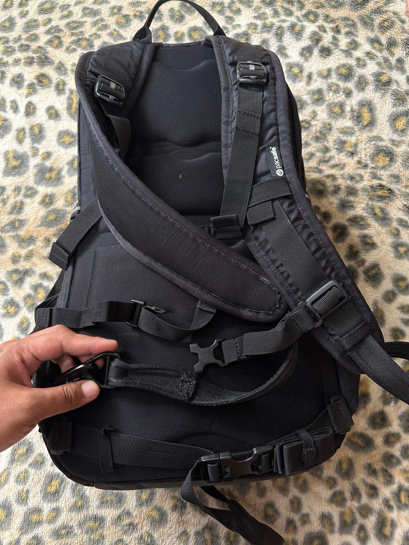 Pacsafe Venturesafe GII Anti-theft Backpack (Category: Backpacks) located in Quezon City. Submitted by retroboominwantsummoh (Listing ID 1408581106, Image 3). Description: For sale Pacsafe Venturesafe GII 25L Anti theft Backpack Authentic In good condition Signs of usage Bawal sa maselan 📩📩📩.