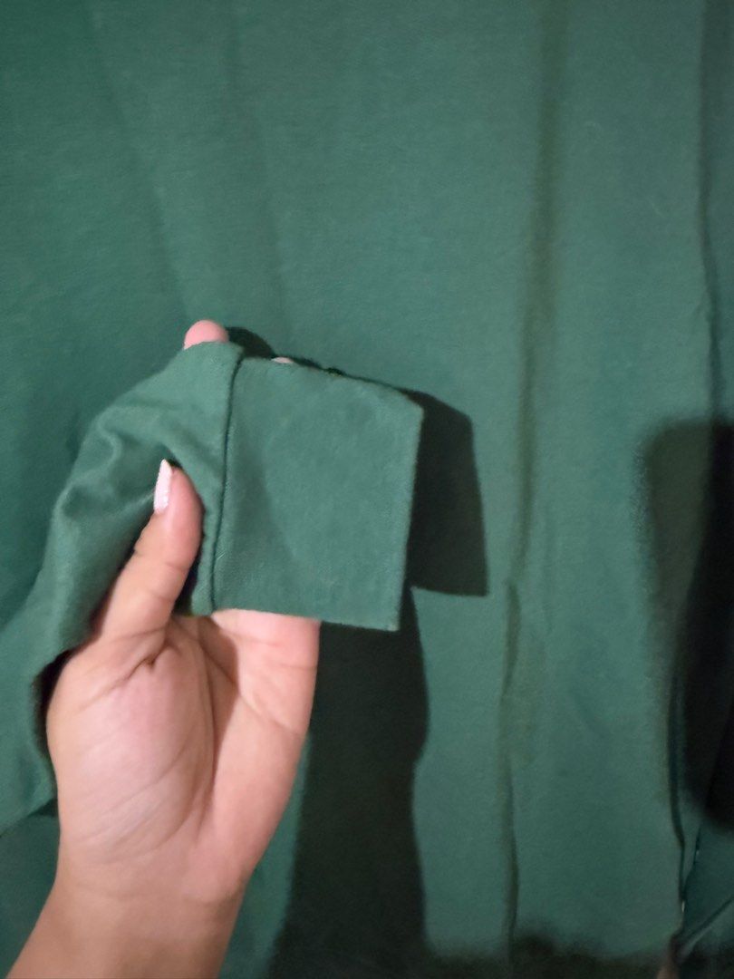 Penshoppe Green Sweatshirt - XS (Category: Longsleeves) located in Taguig. Submitted by klownicles (Listing ID 1408539232, Image 3). Description: This was gifted to me by my dad. I wore it only once, and only because I couldn't stand wearing long sleeves for a long time huhu! But it's super comfy! And it's good as new too. .