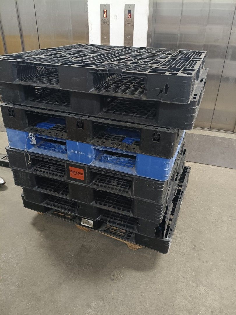 Plastic Pallets （分類：家居改善及收納用品）位於 Hong Kong。 由 eagle108 提交（商品編號 1408596167，圖片 2）。簡介： 實淨靚卡板 屯門天后廟自取 #膠卡板#屯門。