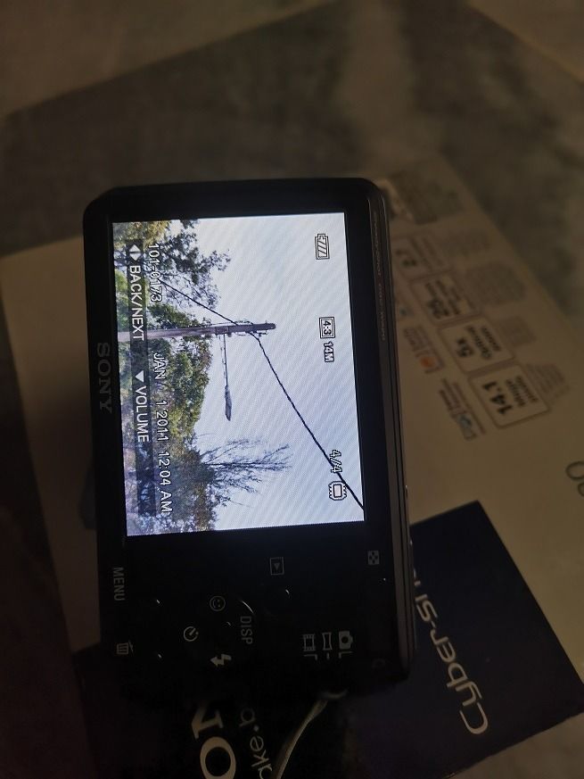 Appareil Photo Compact Sony Cybershot W520 Noir – 14.1 Mpx, Zoom 5x – Occasion En état De Marche