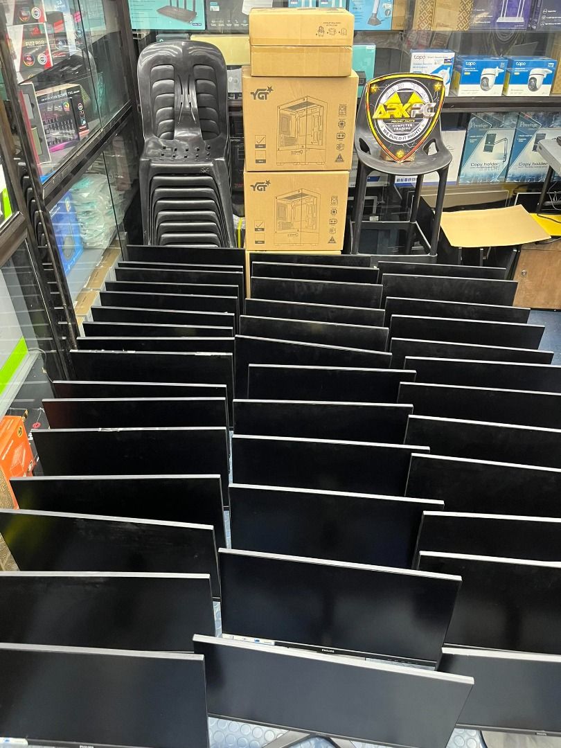 Used monitor (Category: Monitor Screens) located in Quezon City. Submitted by corrinejil63041 (Listing ID 1408522013, Image 1). Description: 🖥️Upgrade na without overspending! Used monitor for sale, super linaw! ✅Quality display, ✅low price. ❗️Huwag palagpasin! 🖥️ Philips 243V7Q 24inches frameless 🖥️ PRICE : 3,000.00each 💰 🖥️ Philips 241V8 24inches frameless 🖥️ PRICE : 3,000.00each 💰 🖥️ AOC 24B1XH 24inches frameless 🖥️ PRICE : 3,000.00ea