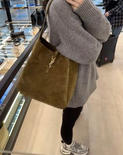 (Category: ) located in . Submitted by gluxury (Listing ID 1307760842, Image 1). Description: .