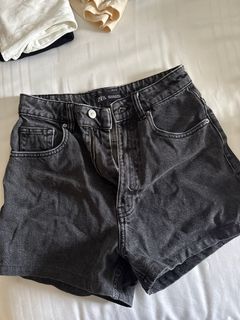 (Category: ) located in . Submitted by ceryse (Listing ID 1408590690, Image 1). Description: .