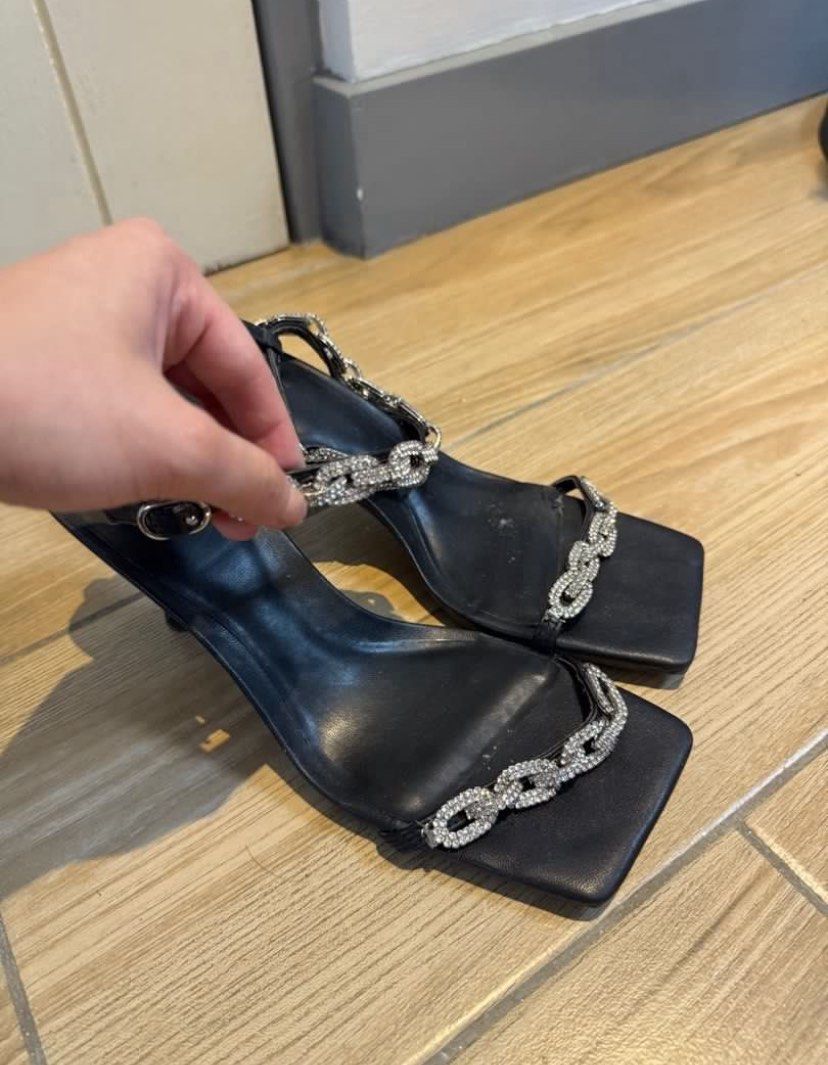 Zara Black Heels with Rhinestone Chain (Category: Heels) located in Manila. Submitted by sanniext (Listing ID 1408619165, Image 3). Description: Perfect for special occasions. Nakakaputi ng paa. Never used naka store lang .