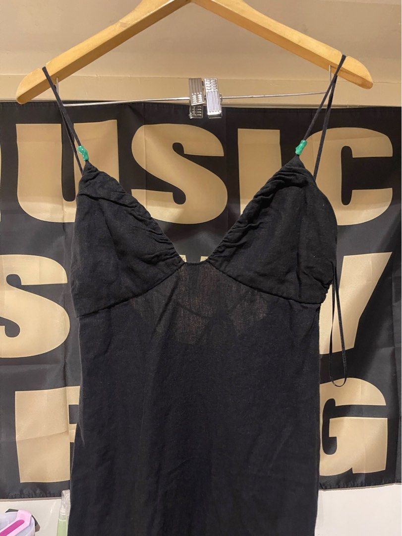 Zara black midi dress (Category: Dresses) located in Manila. Submitted by lageorgia (Listing ID 1408662522, Image 2). Description: .