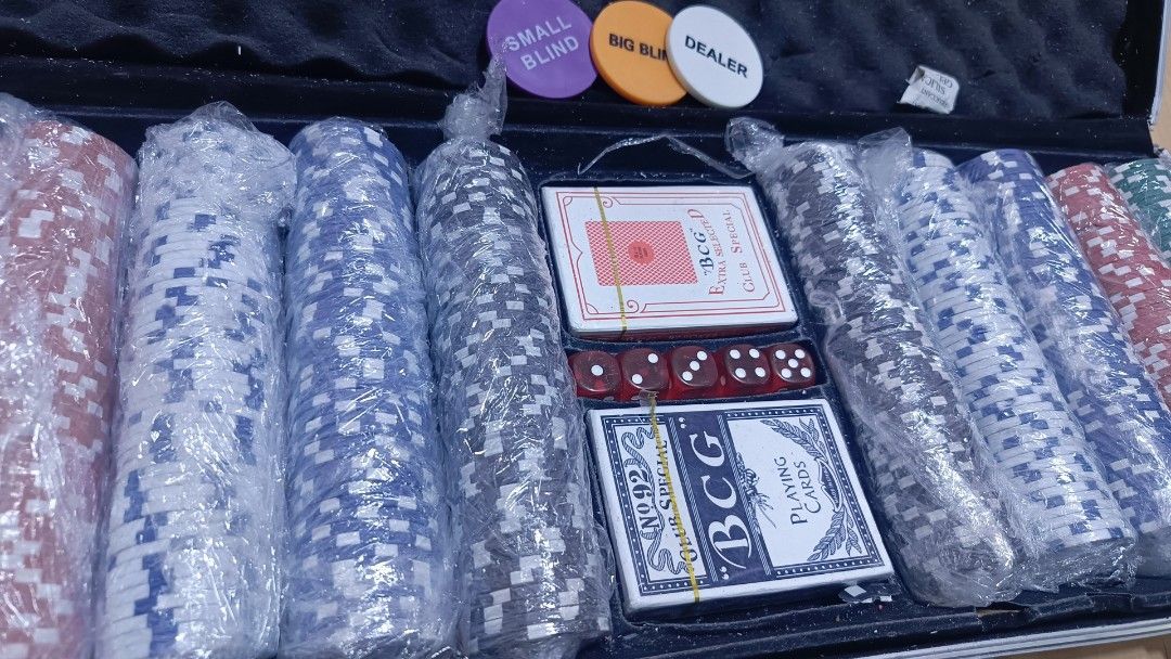 500pcs poker game set (Category: Board Games & Puzzles) located in Pasig City. Submitted by artliam888 (Listing ID 1408823407, Image 2). Description: - 500-piece poker set - Casino-sized poker chips - Includes 2 decks of playing cards - Comes with dice and dealer button - Sturdy aluminum case - Chips in various colors BRANDNEW never been used . complete with box, comes with brandnew case since the original is broke. . PRICE: 1,995 pesos only . Ma