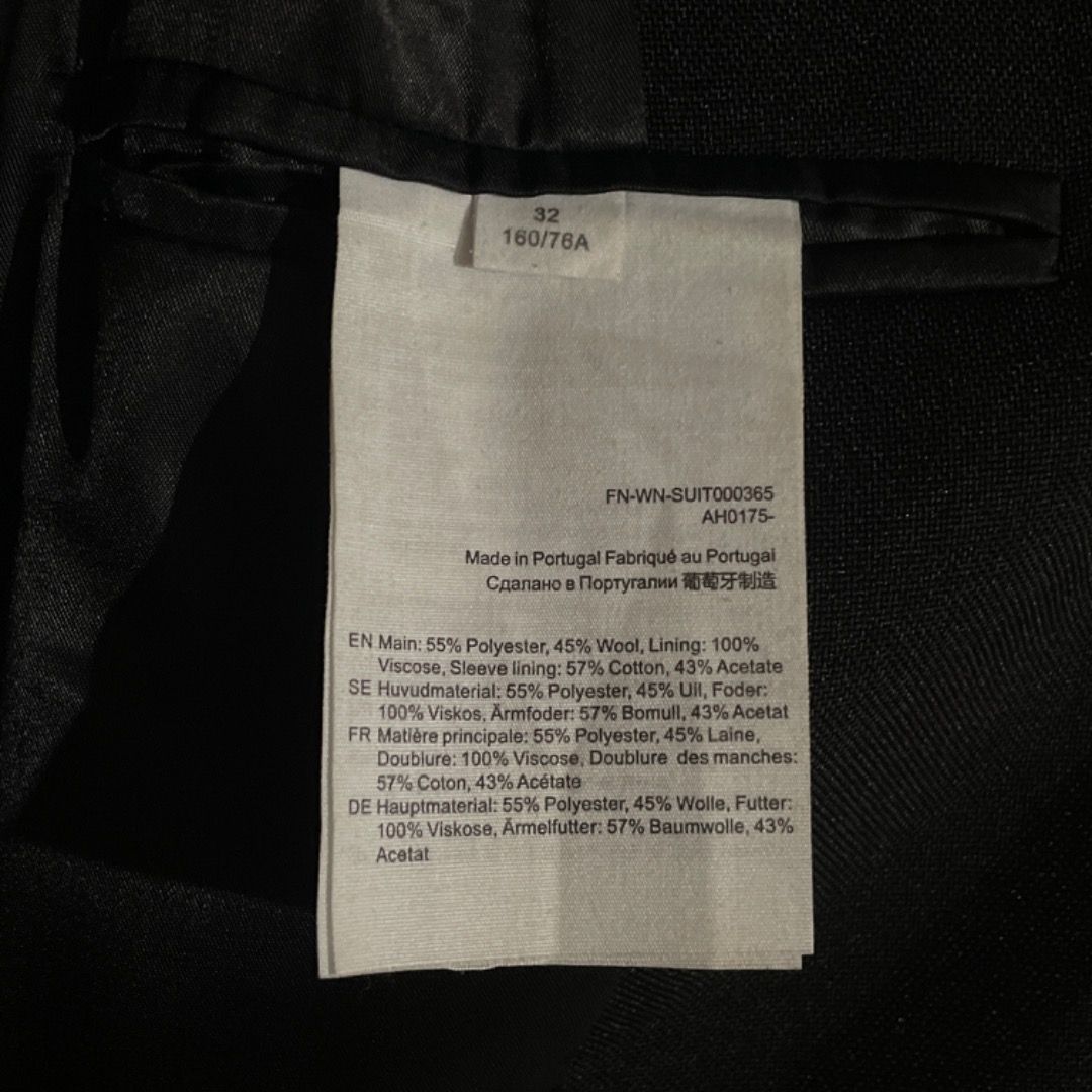 Acne Studios Double-Breasted Blazer Jacket (Category: Luxury Apparel) located in Bacolod City. Submitted by cast.archives (Listing ID 1408853666, Image 3). Description: Acne Studios Double-Breasted Blazer Jacket Authentic Size: Medium Condition: Excellent Flaw: None.