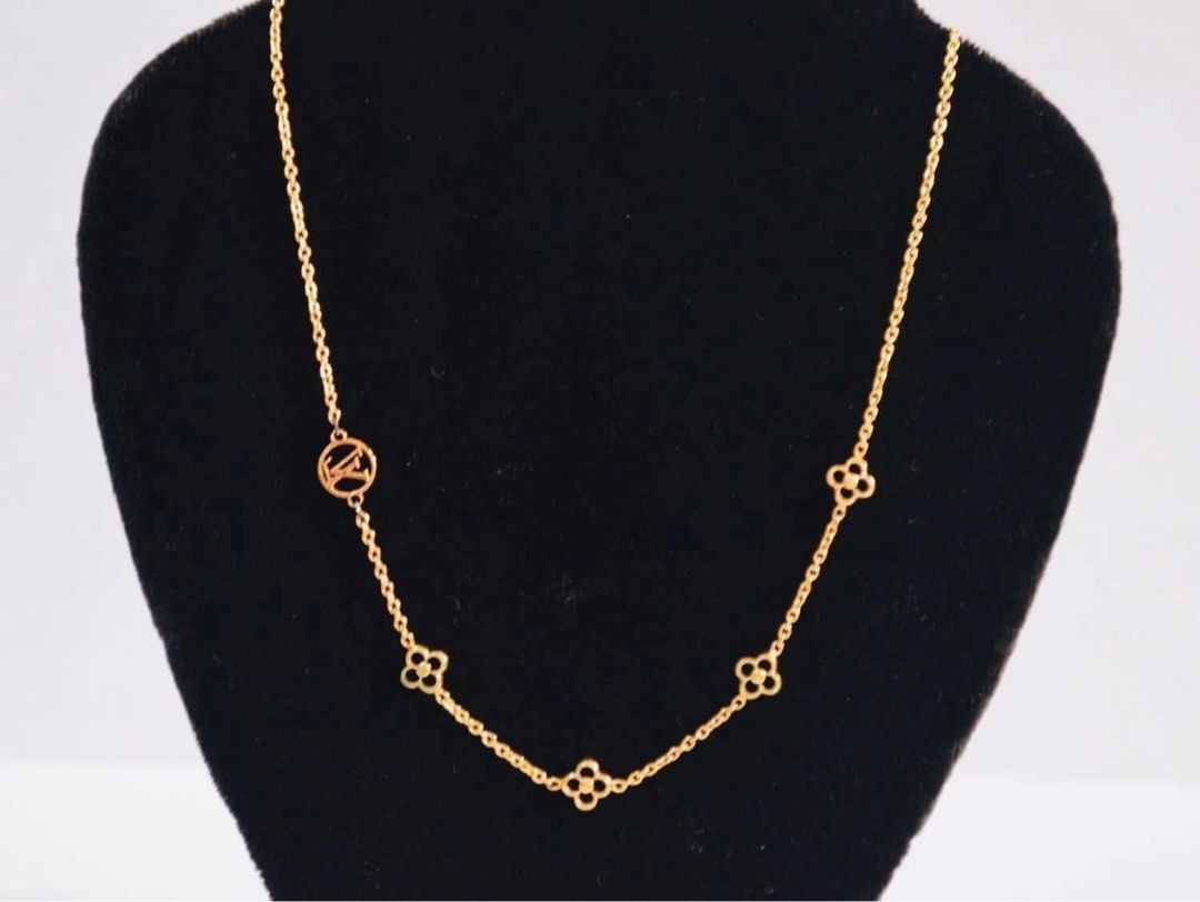 Authentic Louis Vuitton (Category: Luxury Accessories) located in Manila. Submitted by chloe_luxuries (Listing ID 1408832937, Image 1). Description: Guaranteed Original Louis Vuitton In Gold tone Chain link necklace Still in very good condition Comes with pouch and box Pm for those interested .