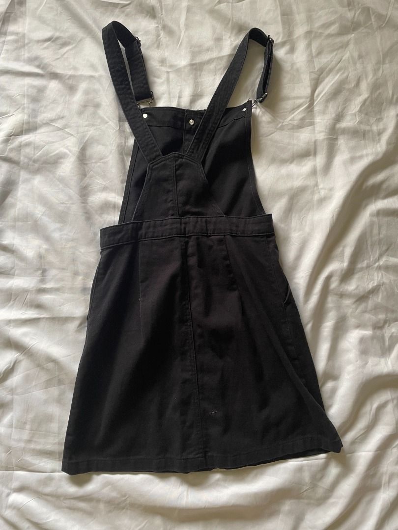 Black Overalls Dress (Category: Dresses) located in Paranaque City. Submitted by tortoisee (Listing ID 1408747524, Image 2). Description: condition: used a couple of times, no damage or stains - nice fit for xs-s (tight around the waist) - thick fabric, corduroy-like - adjustable straps - two front pockets - rfs: decluttering.