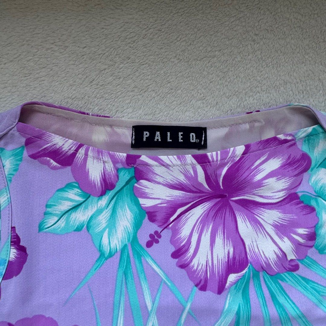 Boat Neck Bodycon Dress (Category: Dresses) located in Rizal. Submitted by sweetbeee (Listing ID 1408704690, Image 2). Description: This is a tropical inspired purple floral bodycon dress with lettuce bottom hem by the brand PALEO. Measurement laid flat: Pit to pit: 14in Length: 36 Free shipping within MM with 2 to 3 items 🙈 Helping Tags: #Cottonon #H&M #Zara #Uniqlo #Mango #Forever21 #Topshop #OldNavy #Columbia #tommy #tommyhilfiger #Branded #P