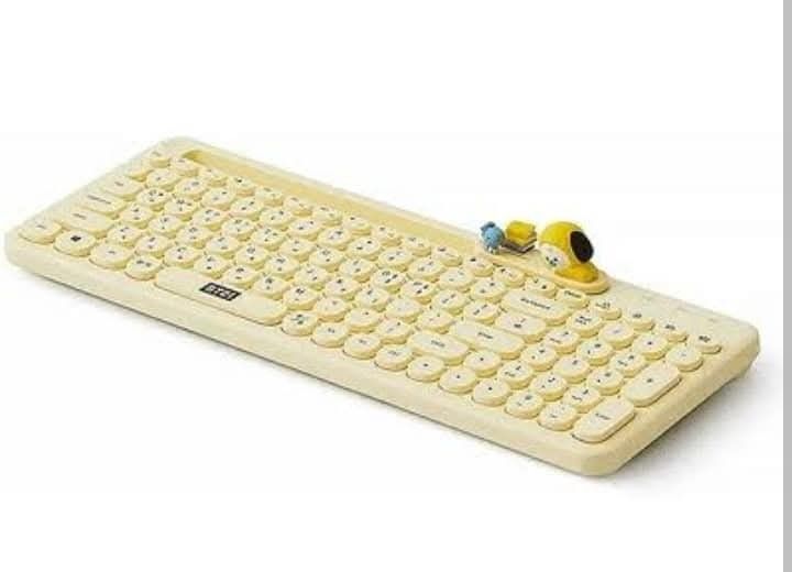 Bt21 minini keyboard (Category: Computer Keyboard) located in San Mateo. Submitted by purple_family (Listing ID 1408781966, Image 2). Description: Bt21 minini keyboard official and sealed chimmy and shooky available.