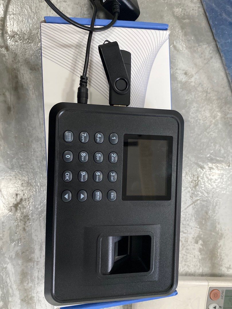 Clock in Thumbprint439451886028083200
